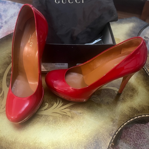 Red patent Gucci 37.5 - Picture 2 of 7